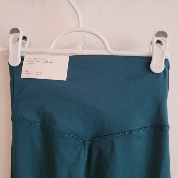 American Eagle "The Lightweight Everything 7/8 Legging " in Teal - Picture 6 of 7